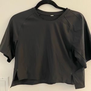 Lululemon flowy cropped athletic top. Size 4.